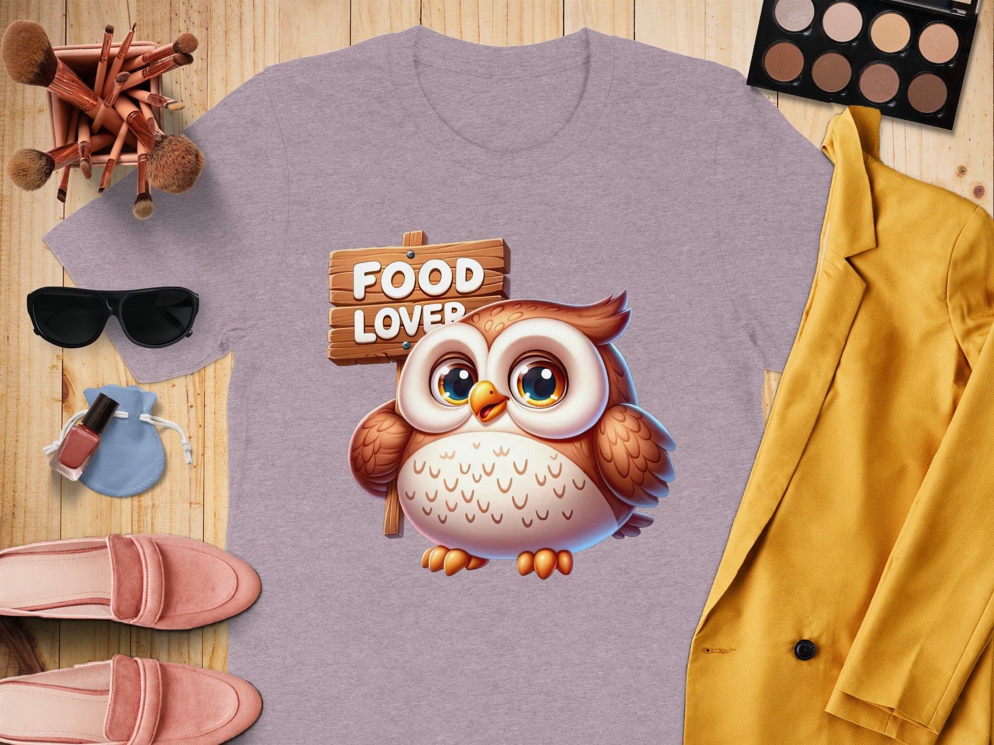 T-shirt with a cute owl graphic and "FOOD LOVER" text.