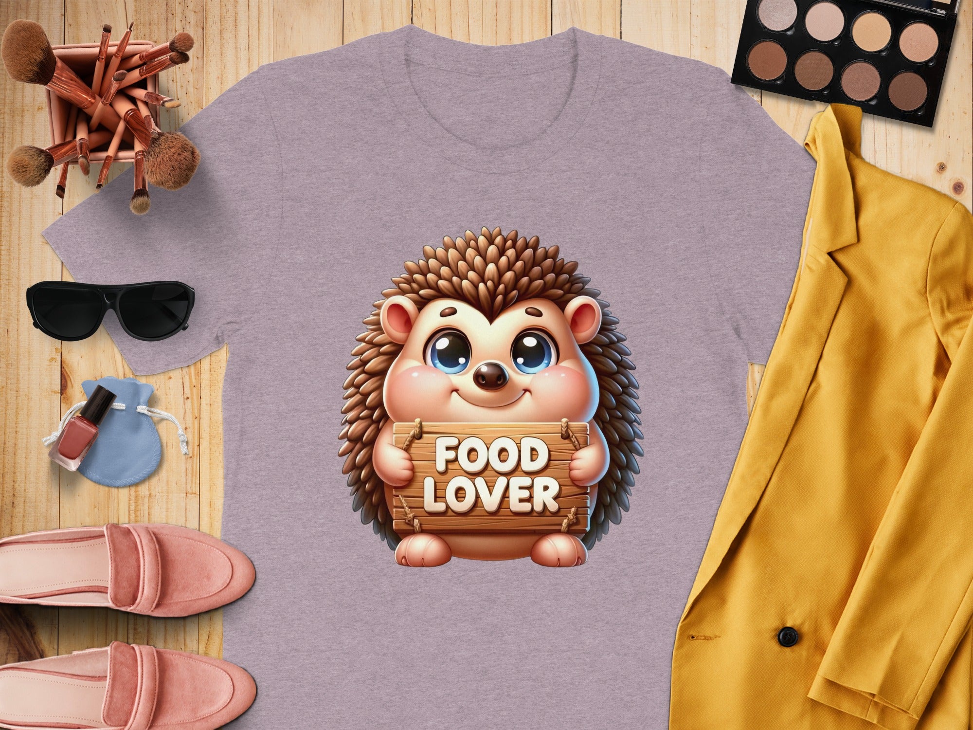Gray t-shirt with cartoon hedgehog holding a "FOOD LOVER" sign.